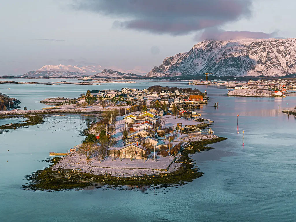 Tverrøya, Brønnøysund